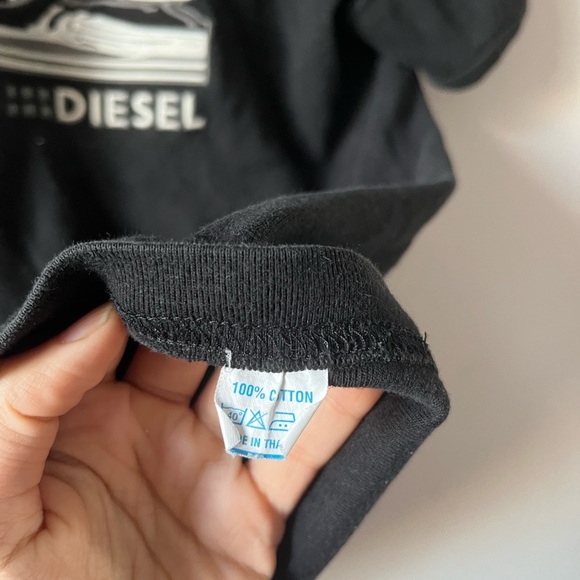 Diesel Ski Graphic Women’s V-neck Tee - Picture 6 of 9